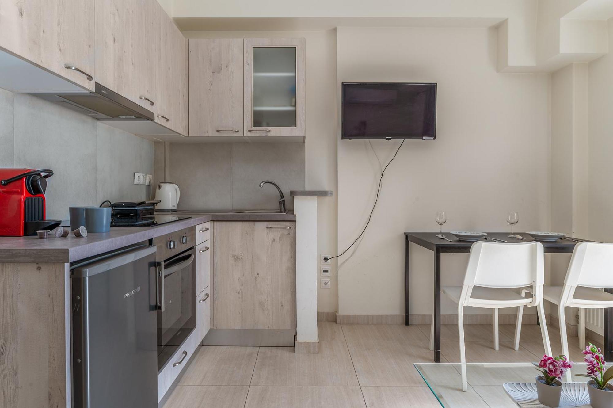 One-Bedroom Apartment 5th Floor