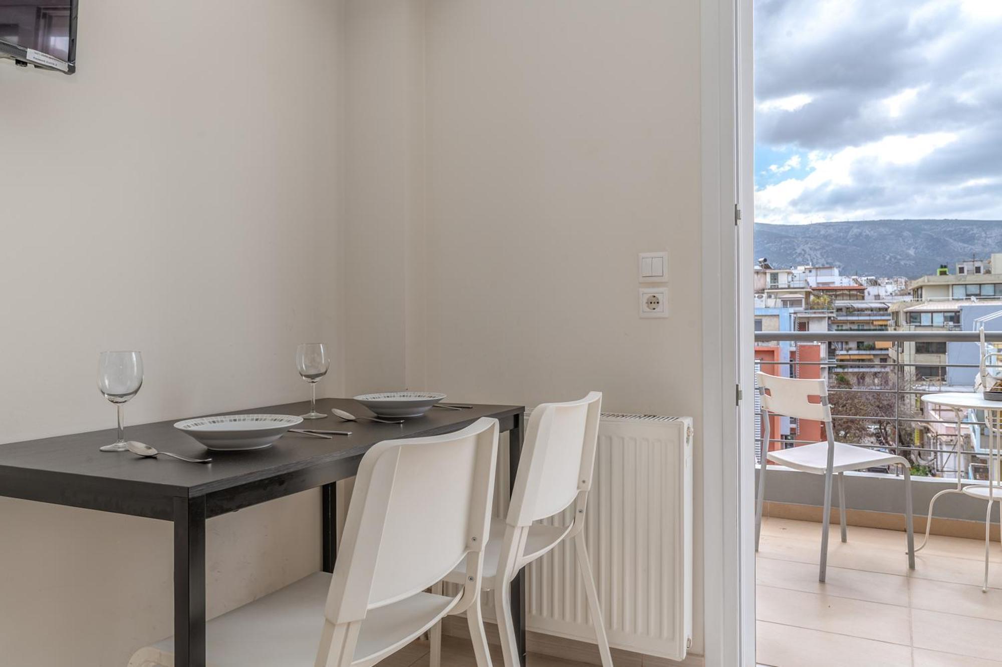 One-Bedroom Apartment 5th Floor